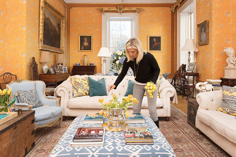 The drawing room glows, thanks to its stunning wallpaper. Portraits of Leslie ancestors keep a keen eye on what’s going on, but there is an appealing mix of more modern touches, too