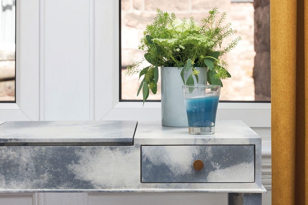 closeup-of-dressing-table-in-glasgow-flat