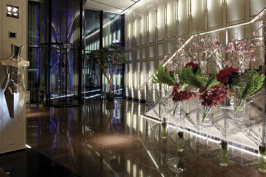 entrance-hall-with-large-flower-display