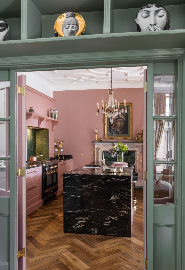 Bespoke pink and green kitchen entertains in this Victorian home in ...