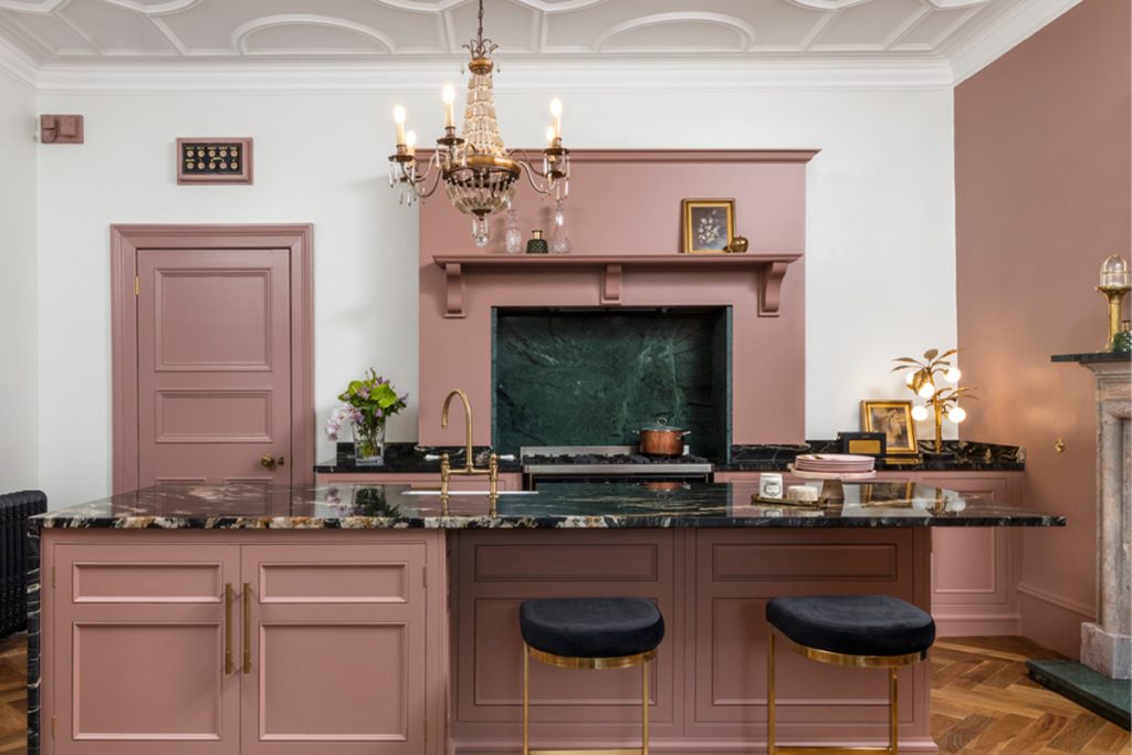 Bespoke pink and green kitchen entertains in this Victorian home in ...