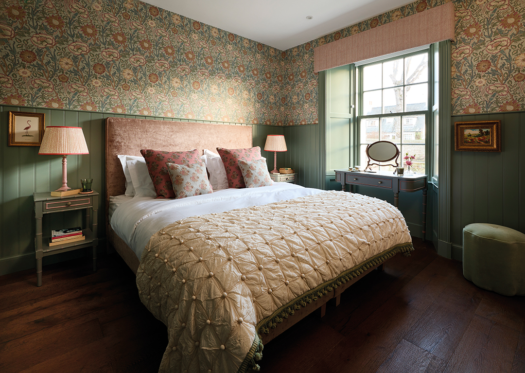 bedroom shot, floral, print, William Morris 