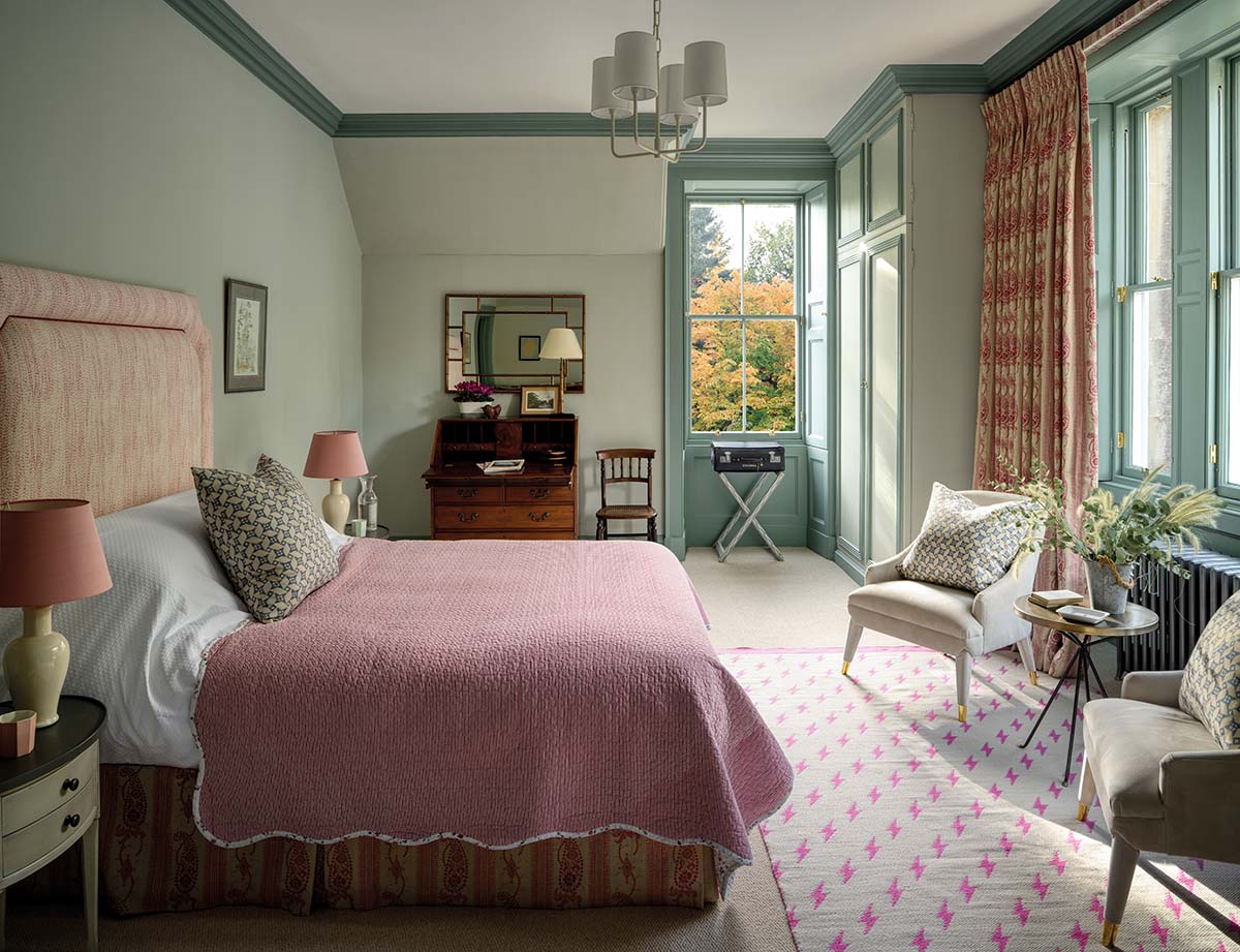 Interior designer Olivia Emery transforms Georgian country house ...