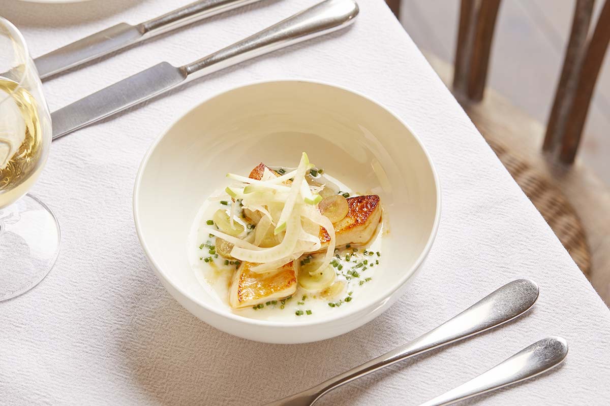 Scallops, apple and fennel restaurant meal with chef alex henderson