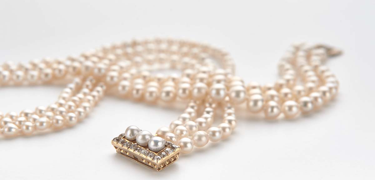 pearl necklace from Clare Blatherwick jewellery