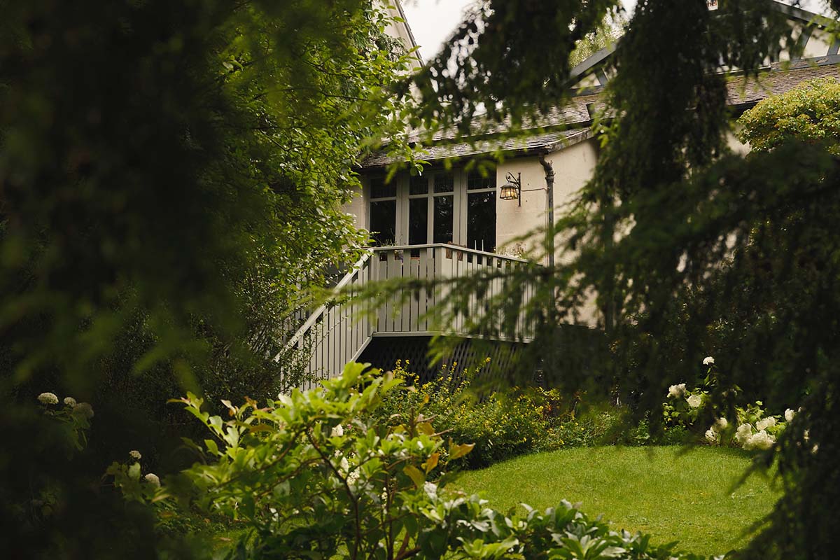 exterior of ardlinnhe house in scotland