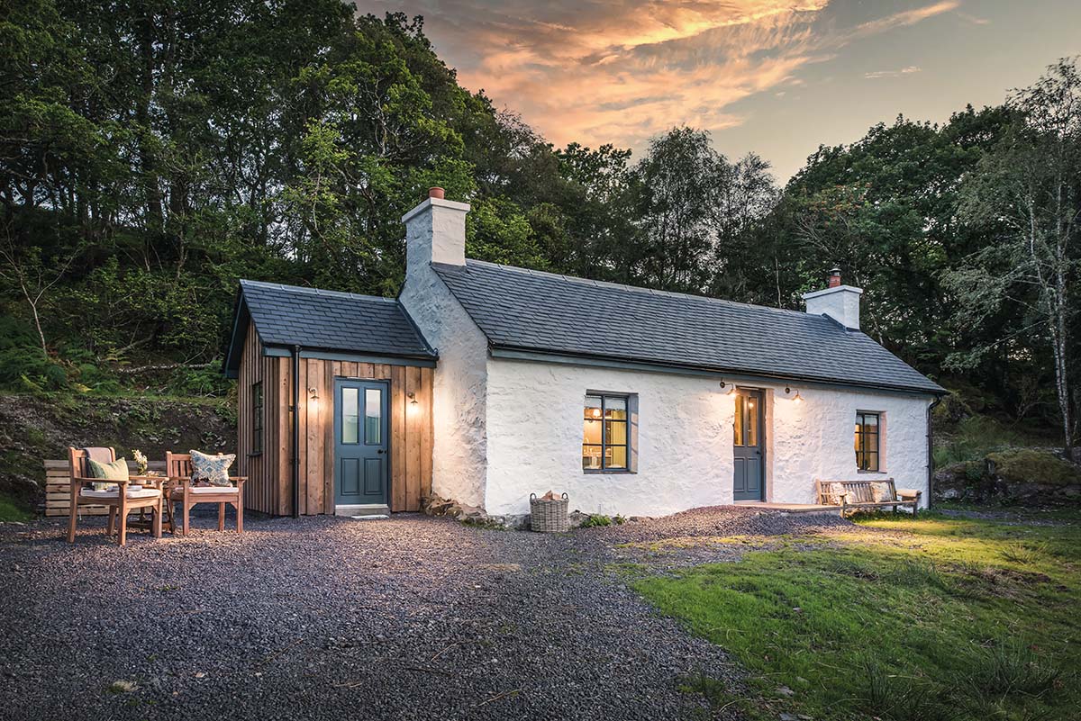 exterior of Fern Cottage on the isle of mull