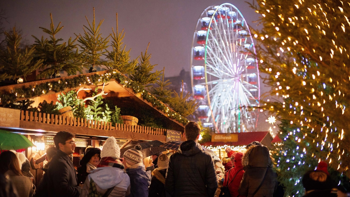 LNER sponsored big wheel is back in edinburgh for christmas 2024 Matt-Beech