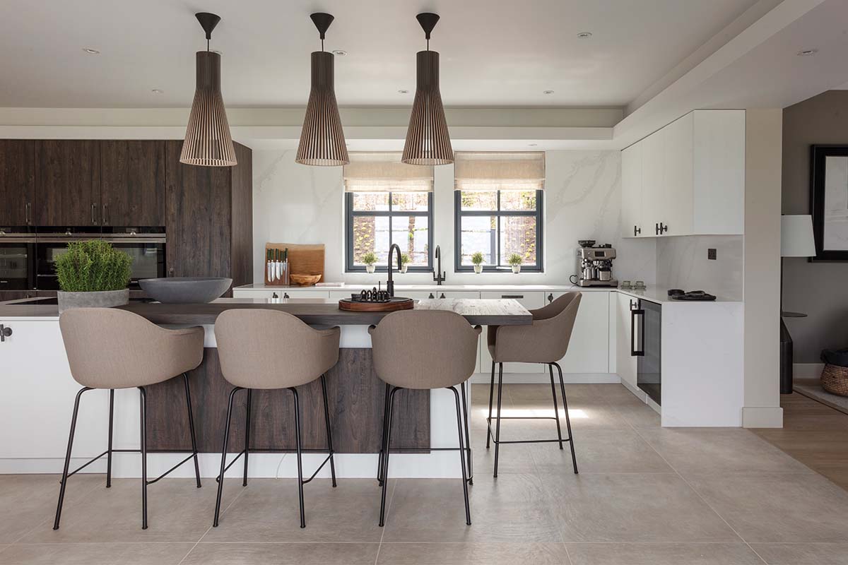 Susie Lowe photographs the kitchen-dining area of a home designed by Pat Renson Interiors