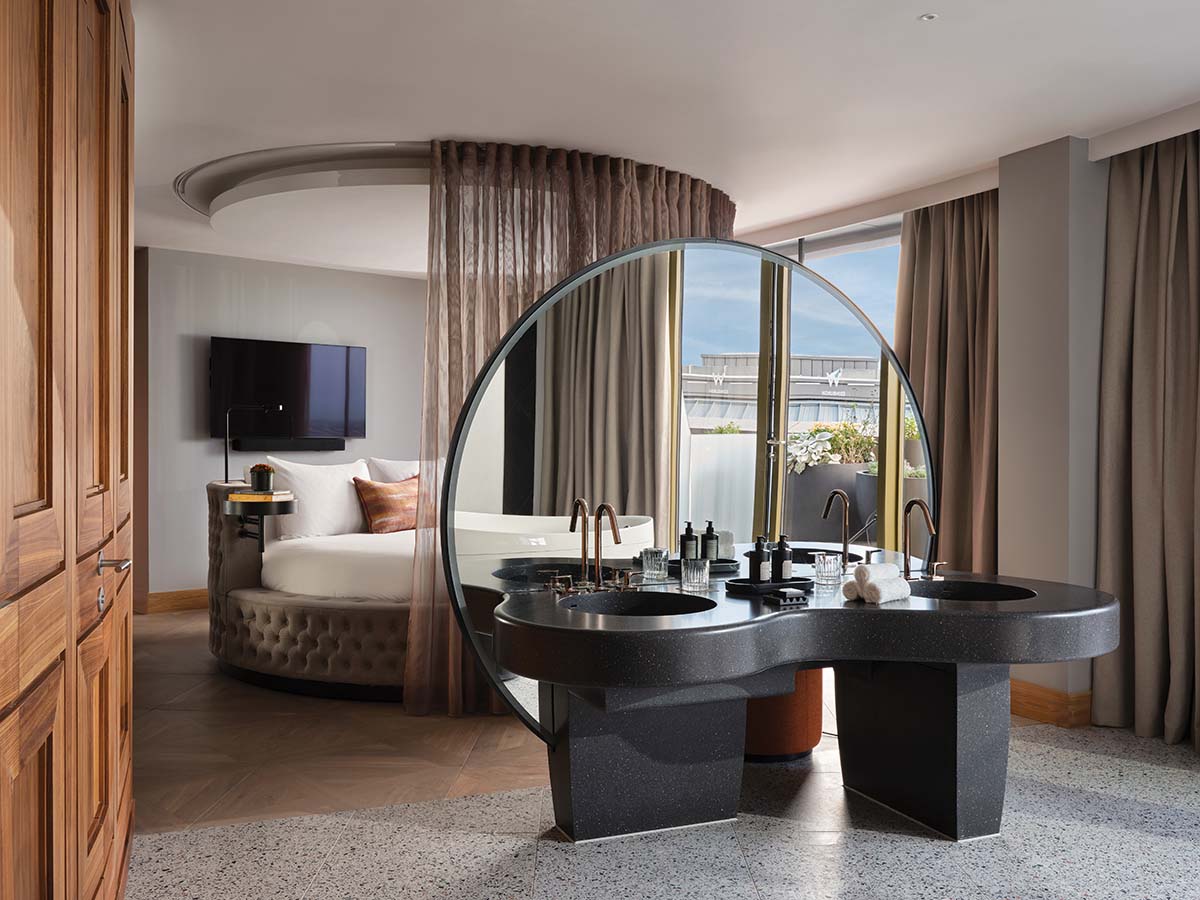 w edinburgh wins scottish hotel of the year