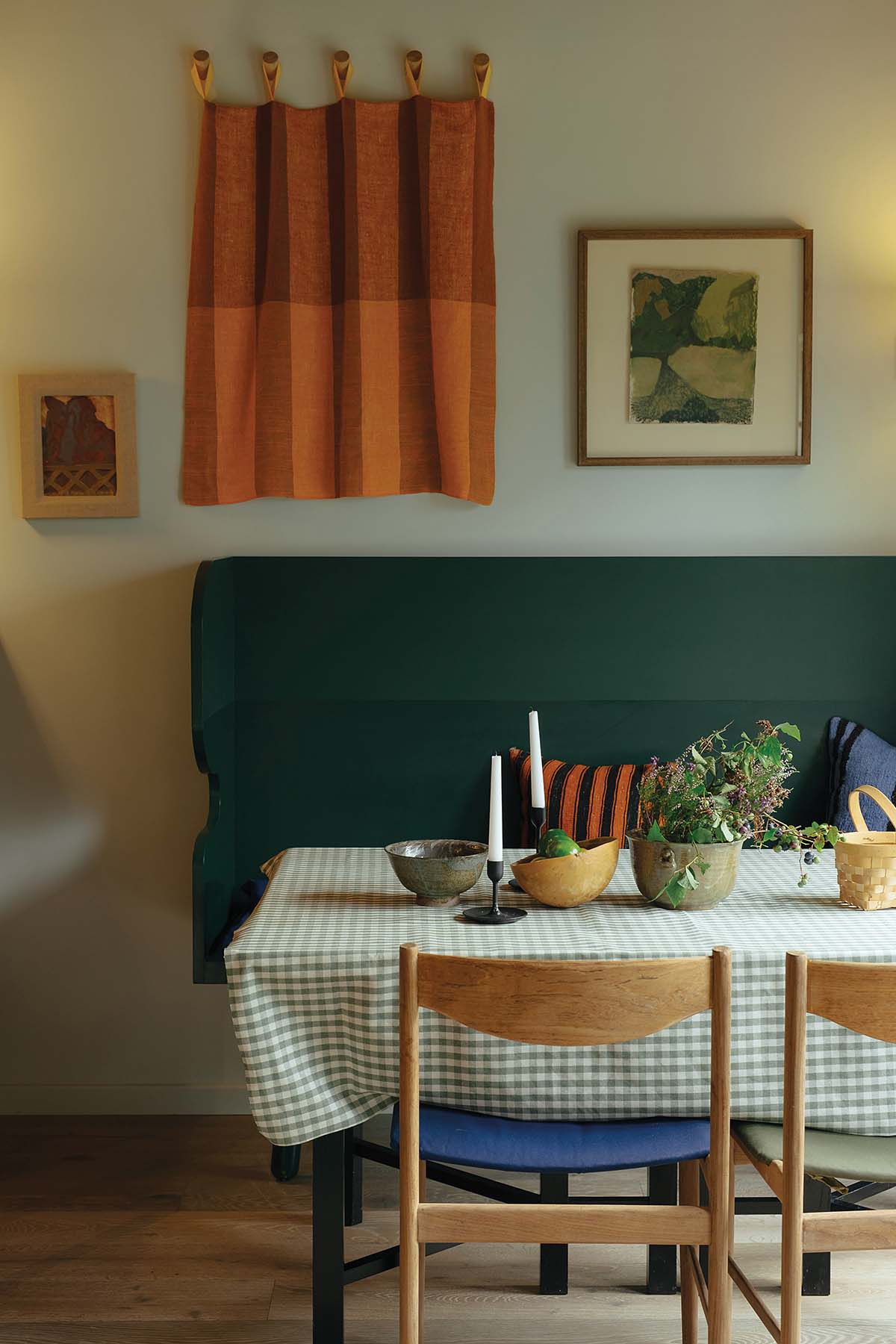 Borradill holiday home kitchen and dining area