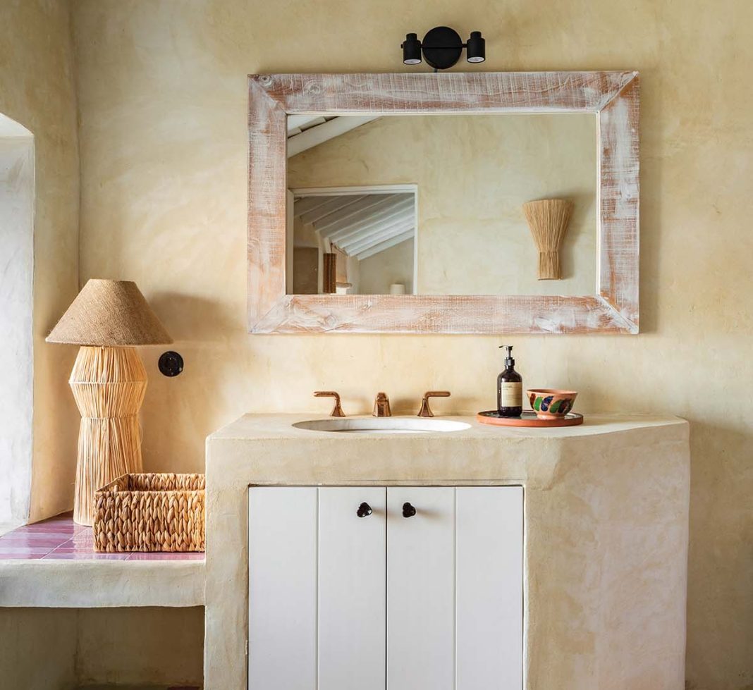 Curva House bathroom case study for Homes & Interiors Scotland magazine, photographed by Rodrigo Cardoso - - pink bathroom ideas