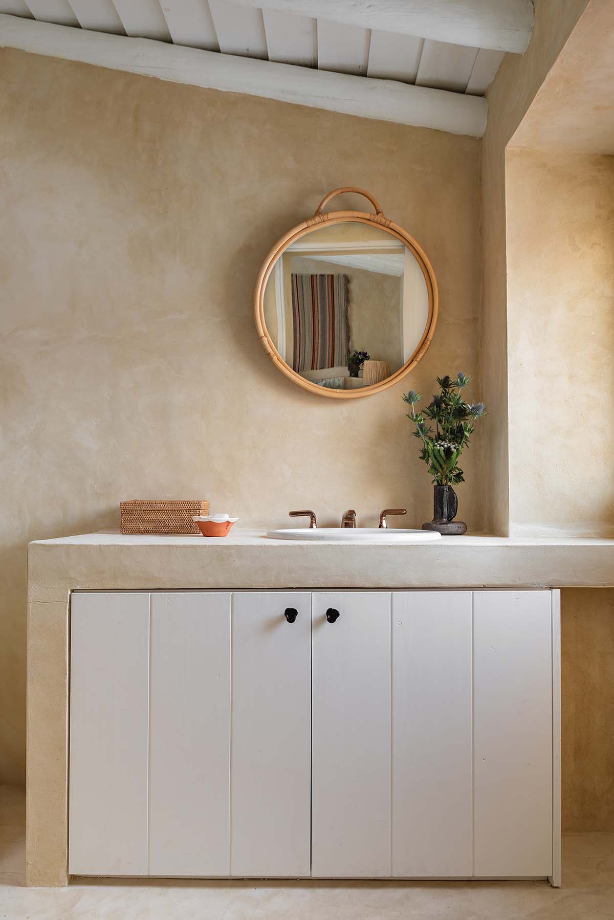 pink bathroom ideas to brighten up your home