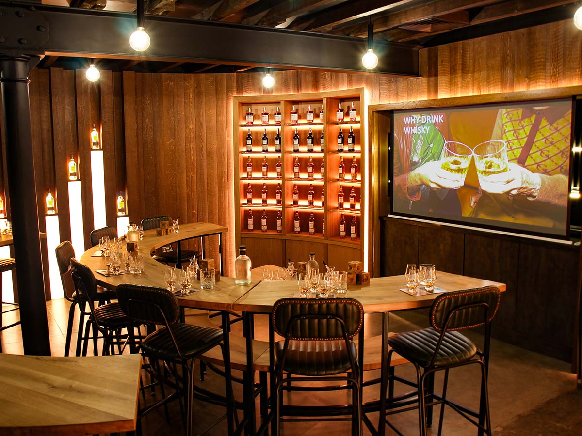 tasting rooms at dewars aberfeldy distillery