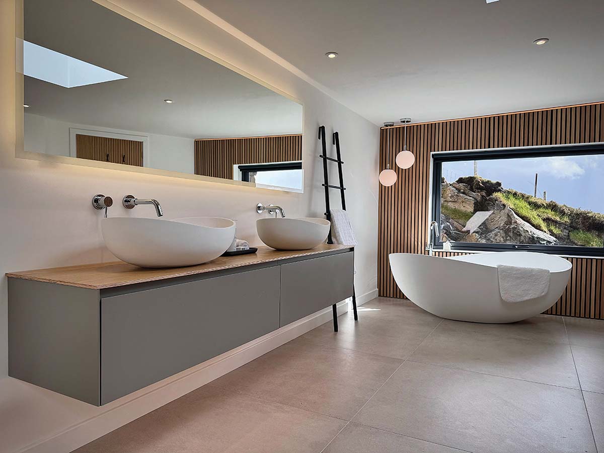Riluxa x Harris Hideaway Bathroom bathtub