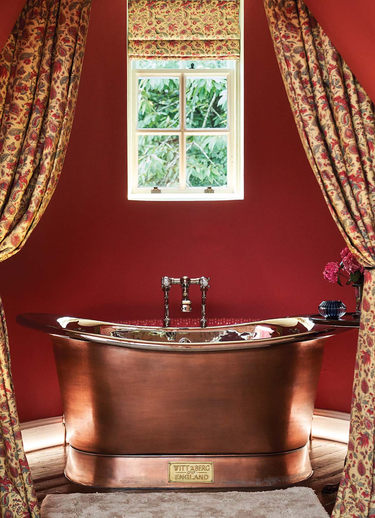 Balcarres Estate, cottage bathroom with copper bath