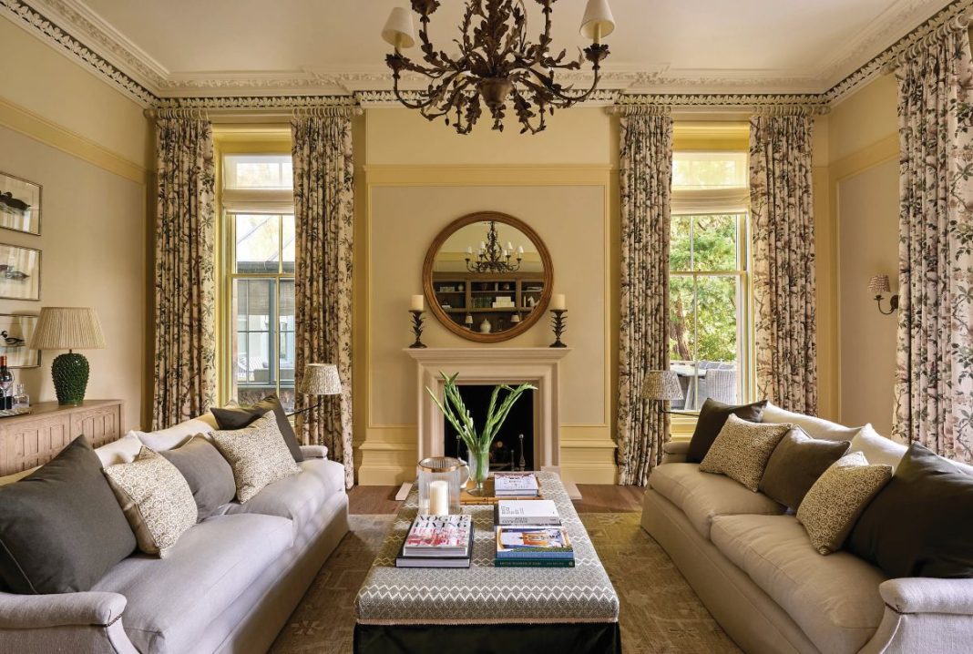 Scottish family home by Sims Hilditch. Photography by Mike Garlick