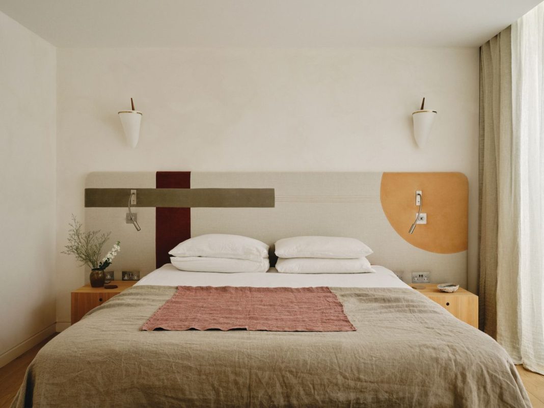 Beth Davis for Studio Iro. Barnsbury Square project