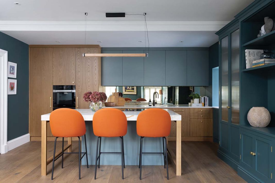 The brief: to create a kitchen to suit owners who love cooking and entertaining, giving it a contemporary style but blended with timeless choices to complement the apartment’s Georgian heritage.