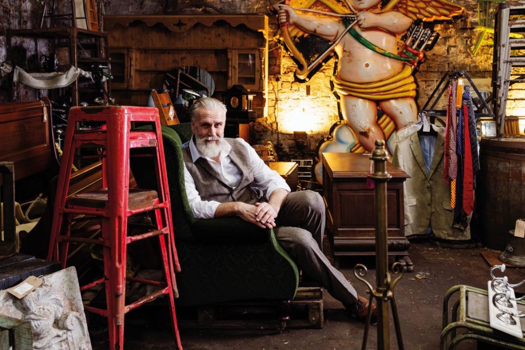 rag-and-bone-man-glasgow-antique-shop-g;asgow-west-end-blue-wooden-doors