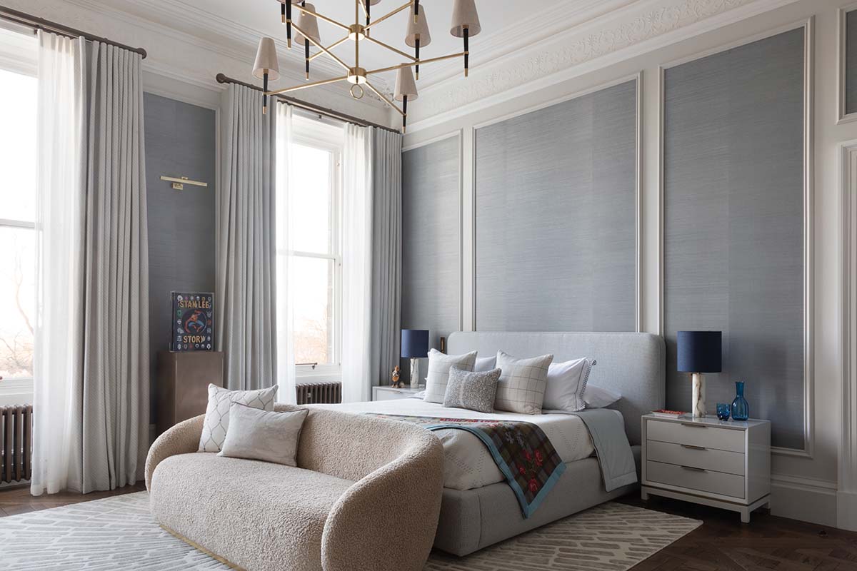 bridgerton bedroom, blue and white bedroom, white four poster bed, tall ceilings, cornicing in Edinburgh homes