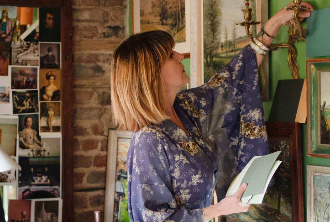 Colour consultant Fiona De Lys at home