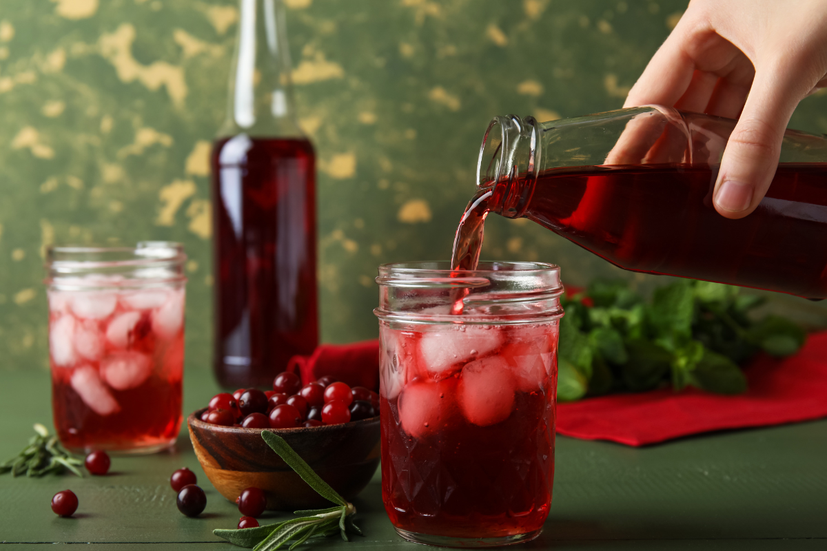 Prepare for Christmas by planting cranberries in autumn 