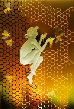 Queen Bee glass artwork by Alison Kinnaird